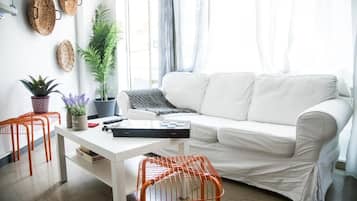 Standard Shared Dormitory, Shared Bathroom | 1 bedroom, hypo-allergenic bedding, individually furnished