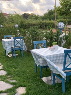 Aperto a colazione, pranzo e cena