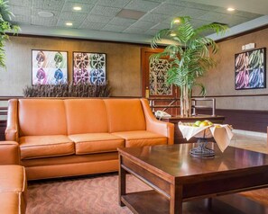 Lobby - Quality Inn & Suites Riverfront (Oswego)