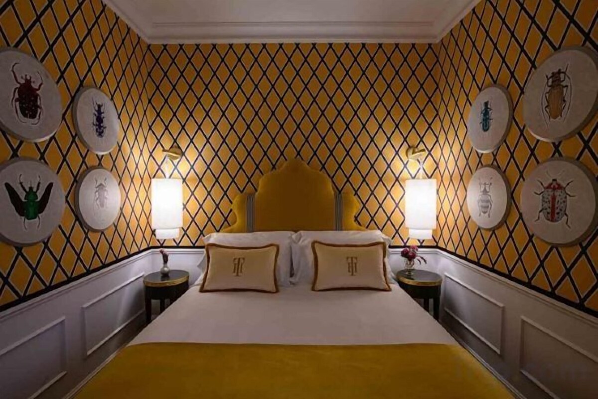 Minibar, soundproofing, cribs (free), WiFi (free)