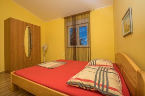 Apartment, 2 Schlafzimmer | 2 Schlafzimmer, Bügeleisen/Bügelbrett, kostenloses WLAN, Bettwäsche