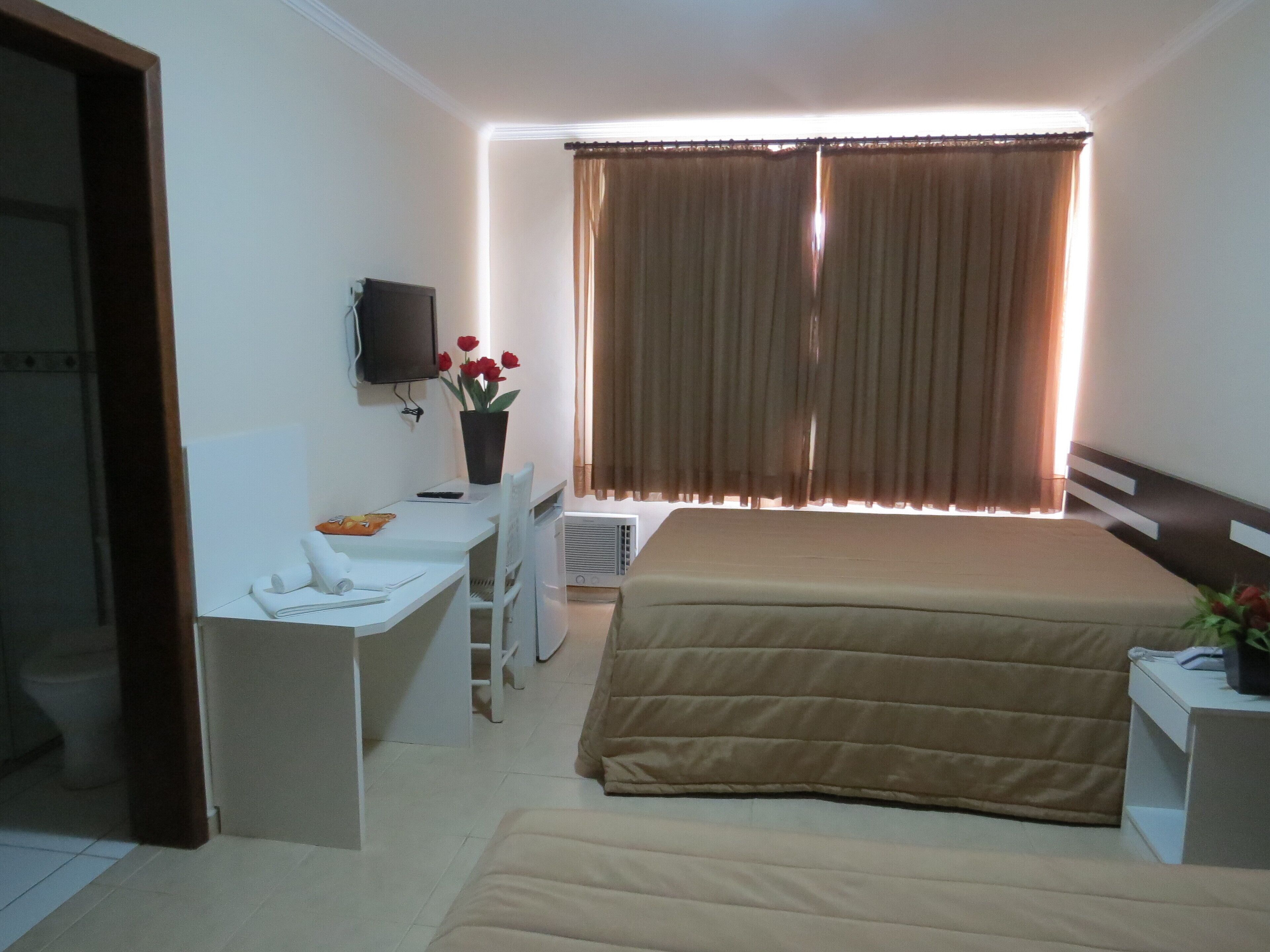 minibar, desk, laptop workspace, free wifi