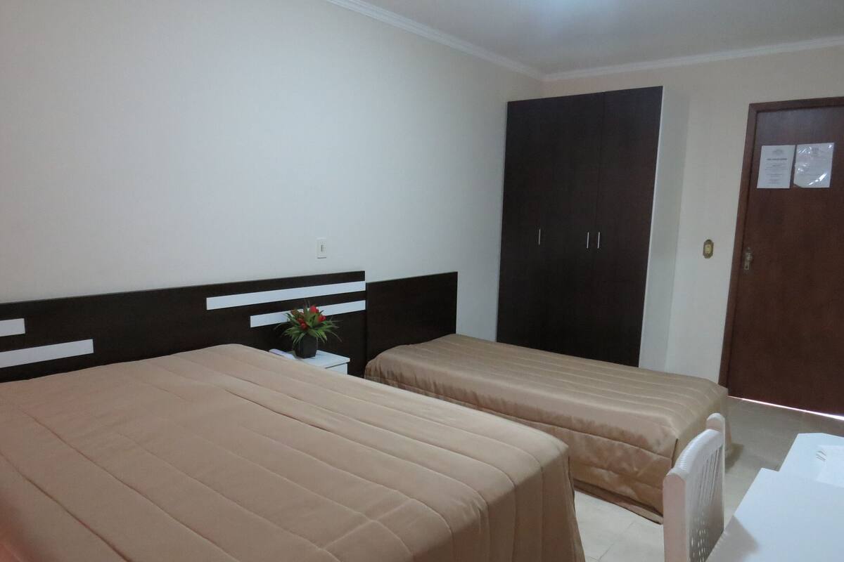 Minibar, desk, laptop workspace, free WiFi