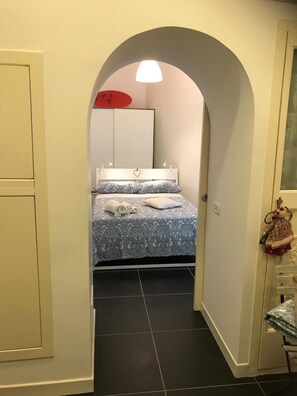 2 Schlafzimmer, schallisolierte Zimmer, Bügeleisen/Bügelbrett, WLAN