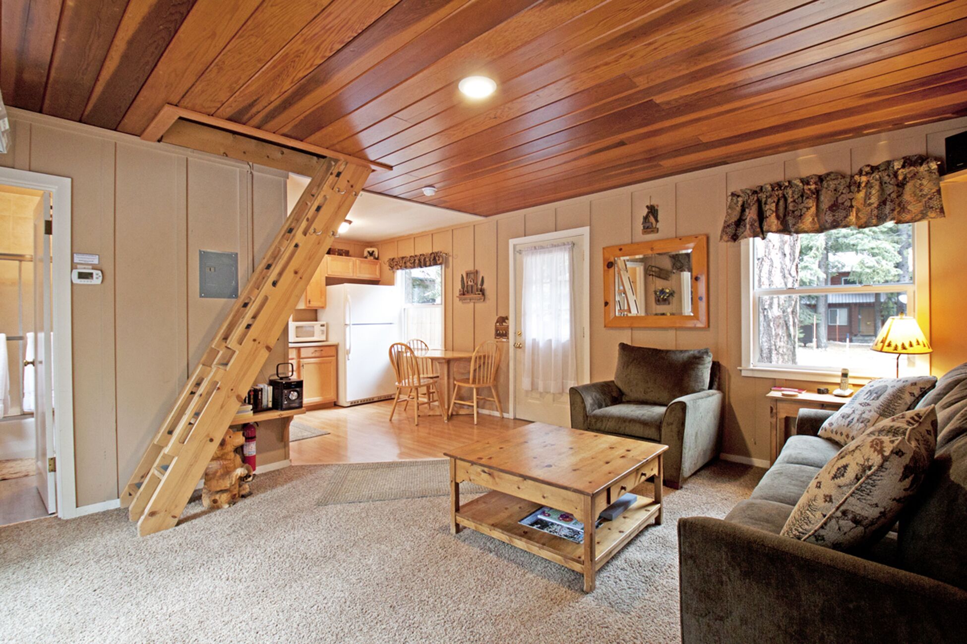 Tahoe Park Cottage - Walk to Lake and Sunnyside