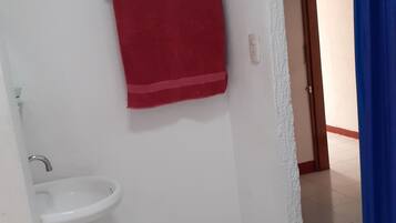 Suite familiar | Lavabo en el baño