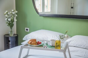 Laptopgeeigneter Arbeitsplatz, schallisolierte Zimmer, kostenloses WLAN