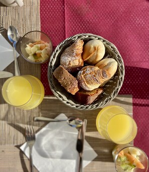 Daily buffet breakfast for a fee - Hotel Gardenia Fiera (Cermenate)