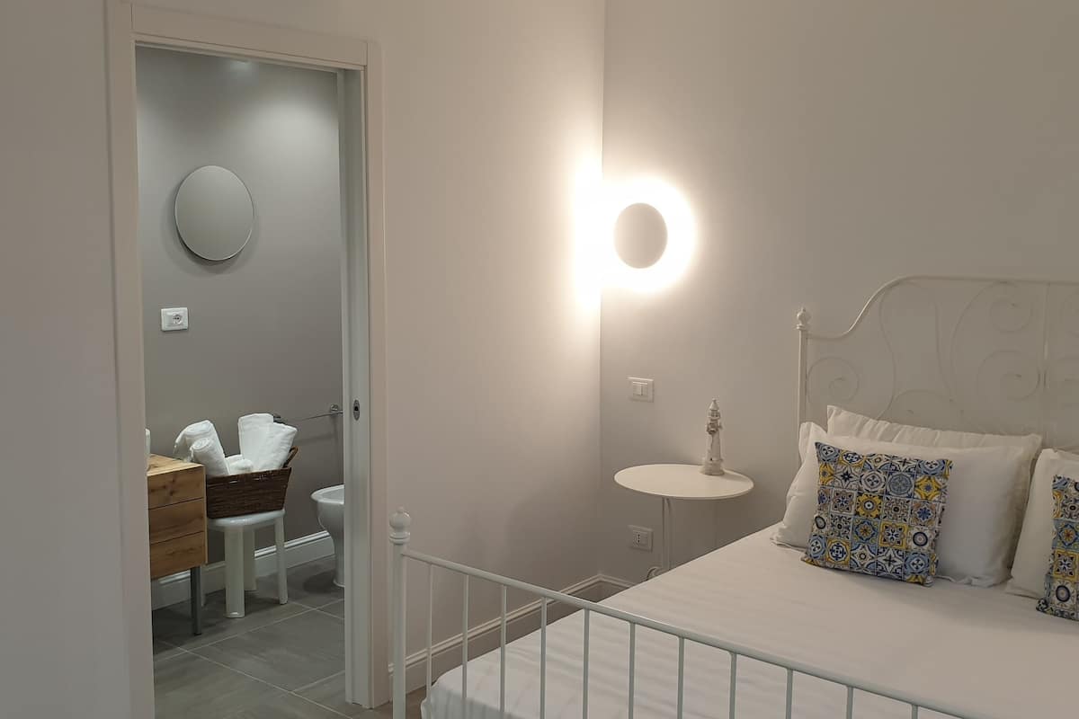Doppia Superior, balcone | Una scrivania, insonorizzazione, Wi-Fi gratuito, lenzuola
