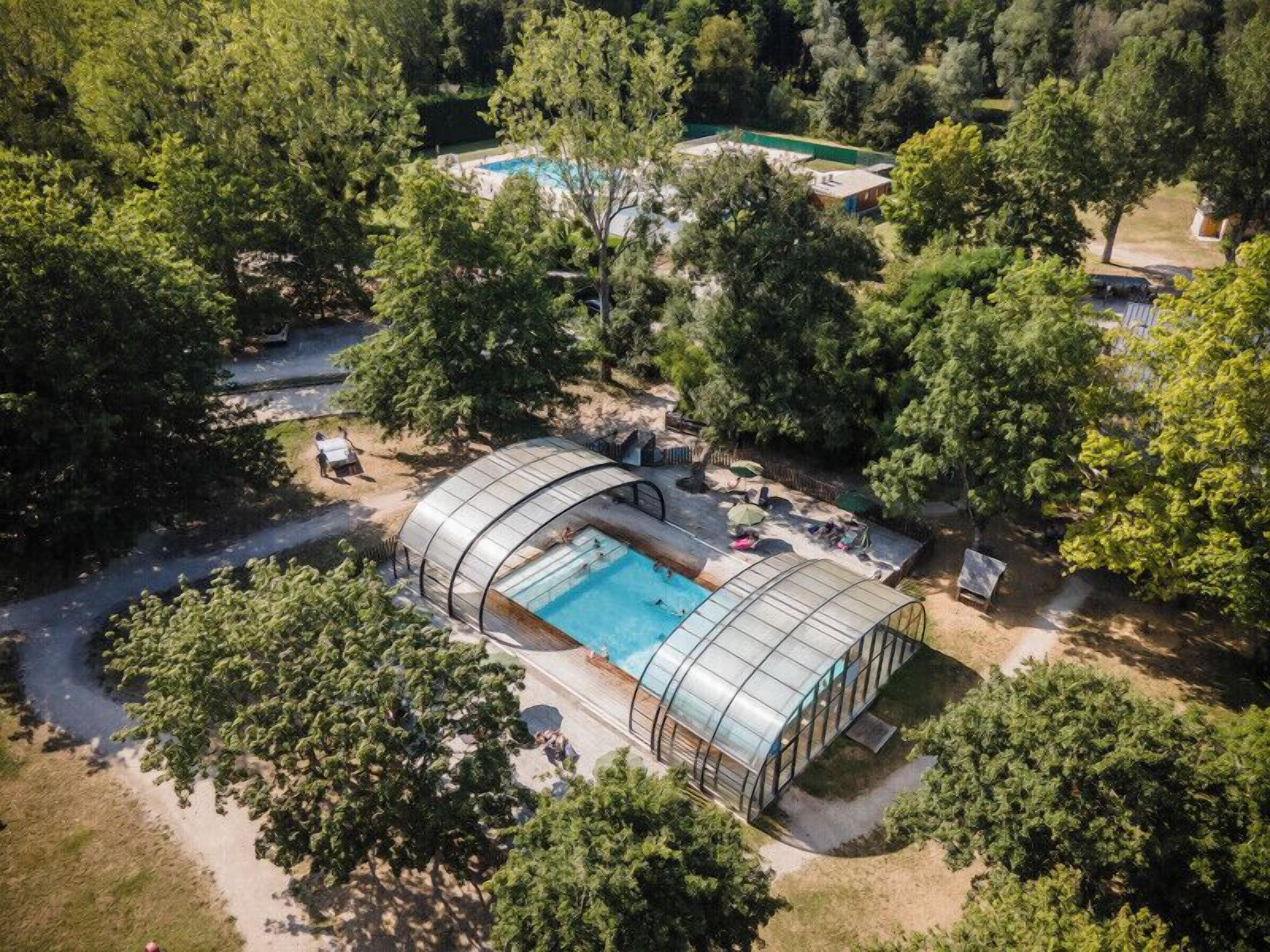 Indoor pool, seasonal outdoor pool, pool umbrellas, sun loungers