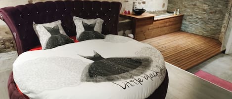 Romantiskt dubbelrum (La chambre des Délices) | Sängtillbehör av högsta kvalitet och memory foam-madrasser