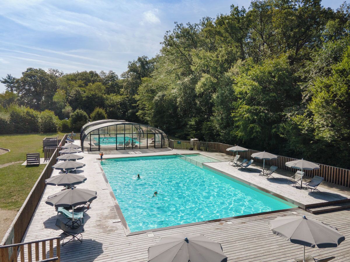 من حمّامات السباحة المغطاة، حمّام سباحة خارجي موسمي