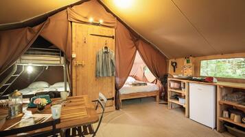 Tent (Trappeur) | Living area | Foosball, table tennis