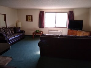Standard Suite, 1 Bedroom, Non Smoking, Private Bathroom (King Honeymoon Suite) - Wilderness Inn (Enterprise)