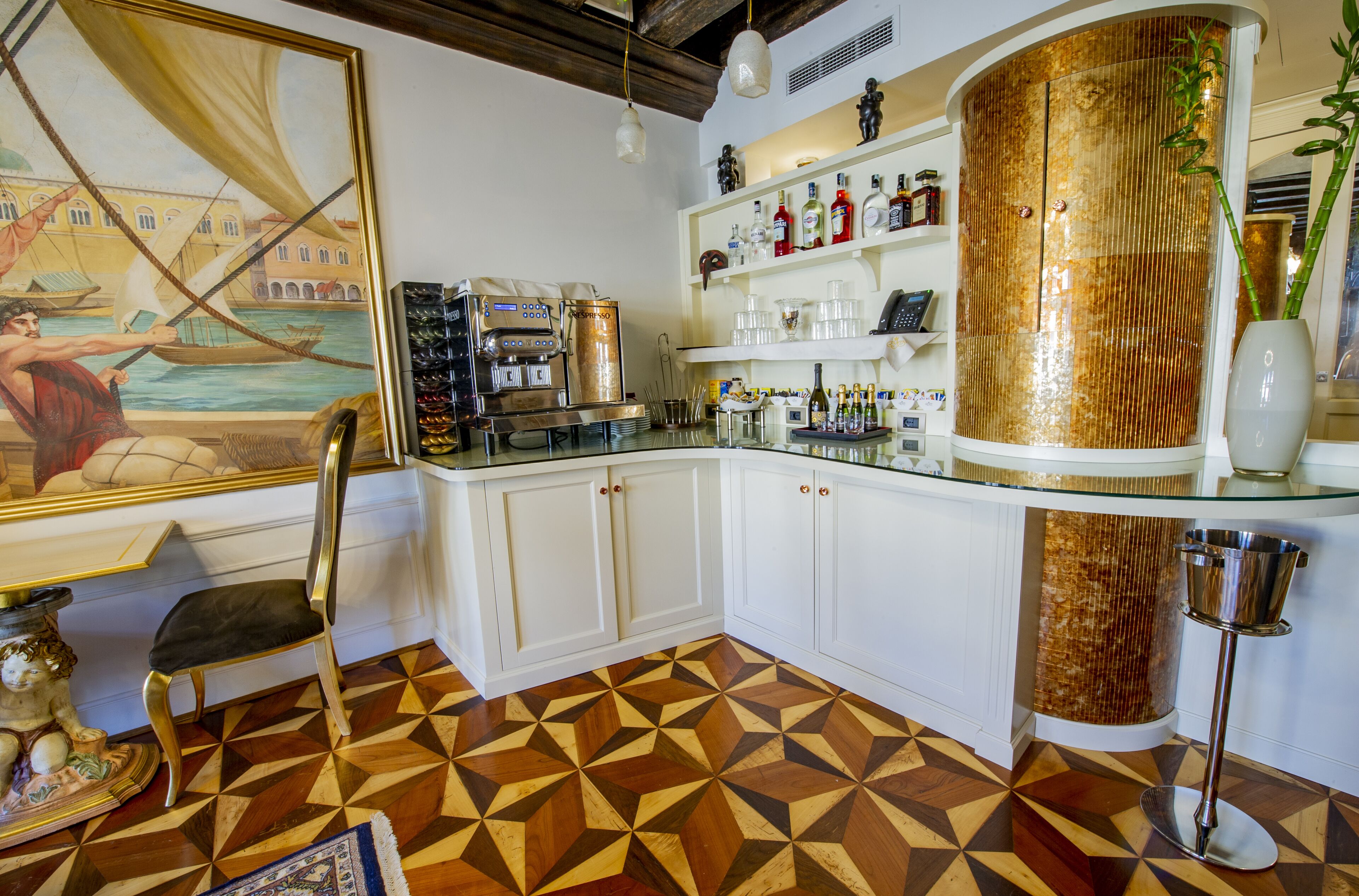 Sarapan Eropah setiap hari (EUR 30 seorang) 