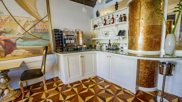 Sarapan Eropah setiap hari (EUR 30 seorang)