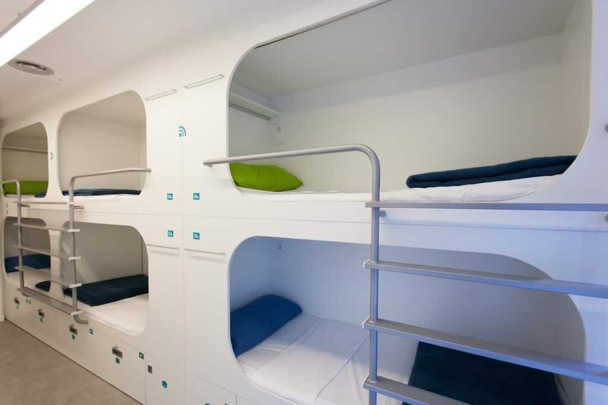 공용 도미토리, 남녀공용 도미토리 (1 bed in a 12-Bed Dormitory Room) | 방음 설비, 무료 WiFi, 침대 시트