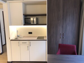 Suite, non fumatori | Angolo cottura privato | Frigorifero