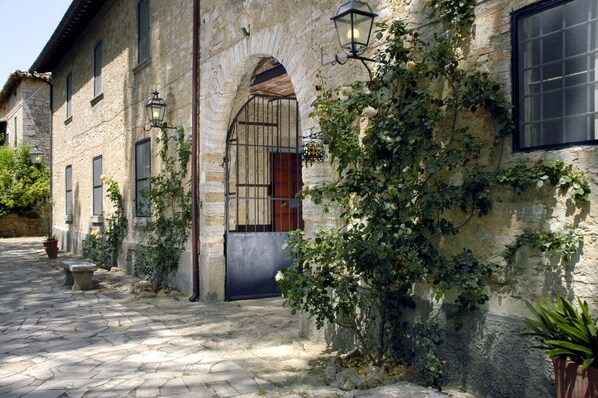 Exterior - Historic manor house from the 1800s with private swimming pool, in Orvieto, Umbria (Montecchio)