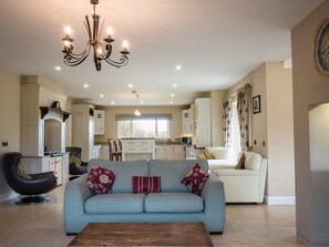 Living area - The Willows at Mullans Bay (Enniskillen)