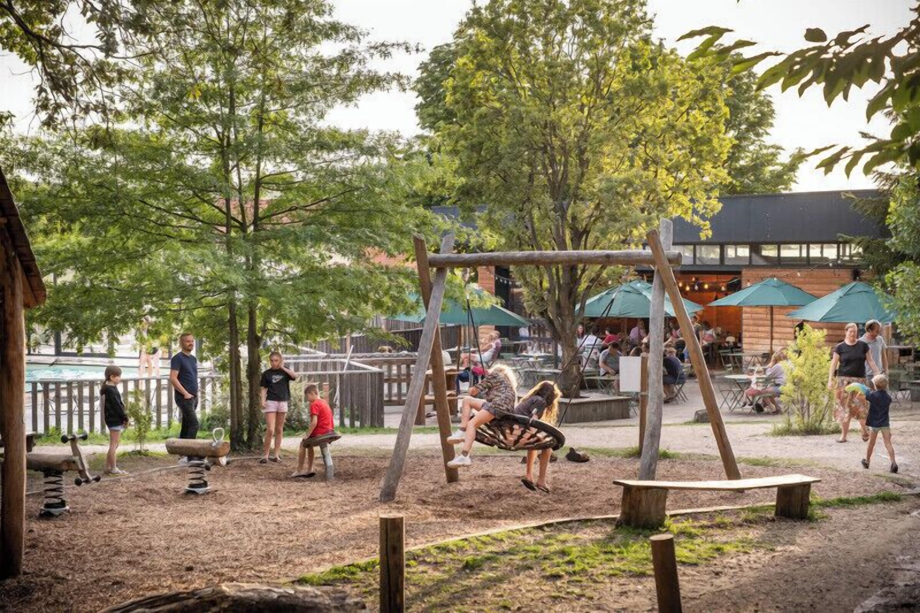 Khu vui chơi trẻ em - ngoài trời