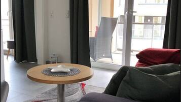 Apartment (incl. Cleaning Fee) | Living area | TV