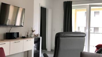 Apartment (incl. Cleaning Fee) | Living area | TV