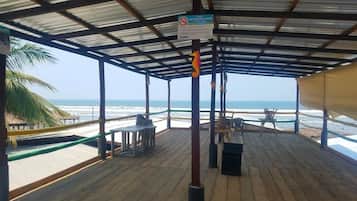 Di pantai