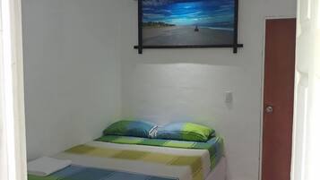 Chambre Confort, 1 lit double, rez-de-chaussée | Wi-Fi gratuit, draps fournis