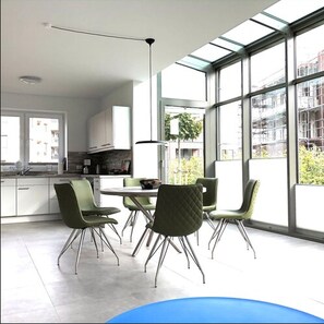 Apartment (incl. Cleaning Fee) | Private kitchen | Coffee/tea maker, microwave, oven, stovetop