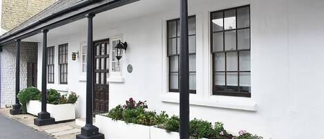 تفاصيل الفندق من الخارج