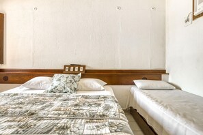 Minibar, wifi gratis, ropa de cama