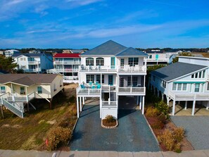Exterior - Sea Loves Me Knot - Private Pool, Elevator, Tiki Bar, 20 second walk to beach (Ocean Isle Beach)