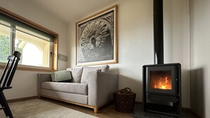 In-room safe, desk, laptop workspace, blackout curtains - Casas de Alpedrinha (Fundao)