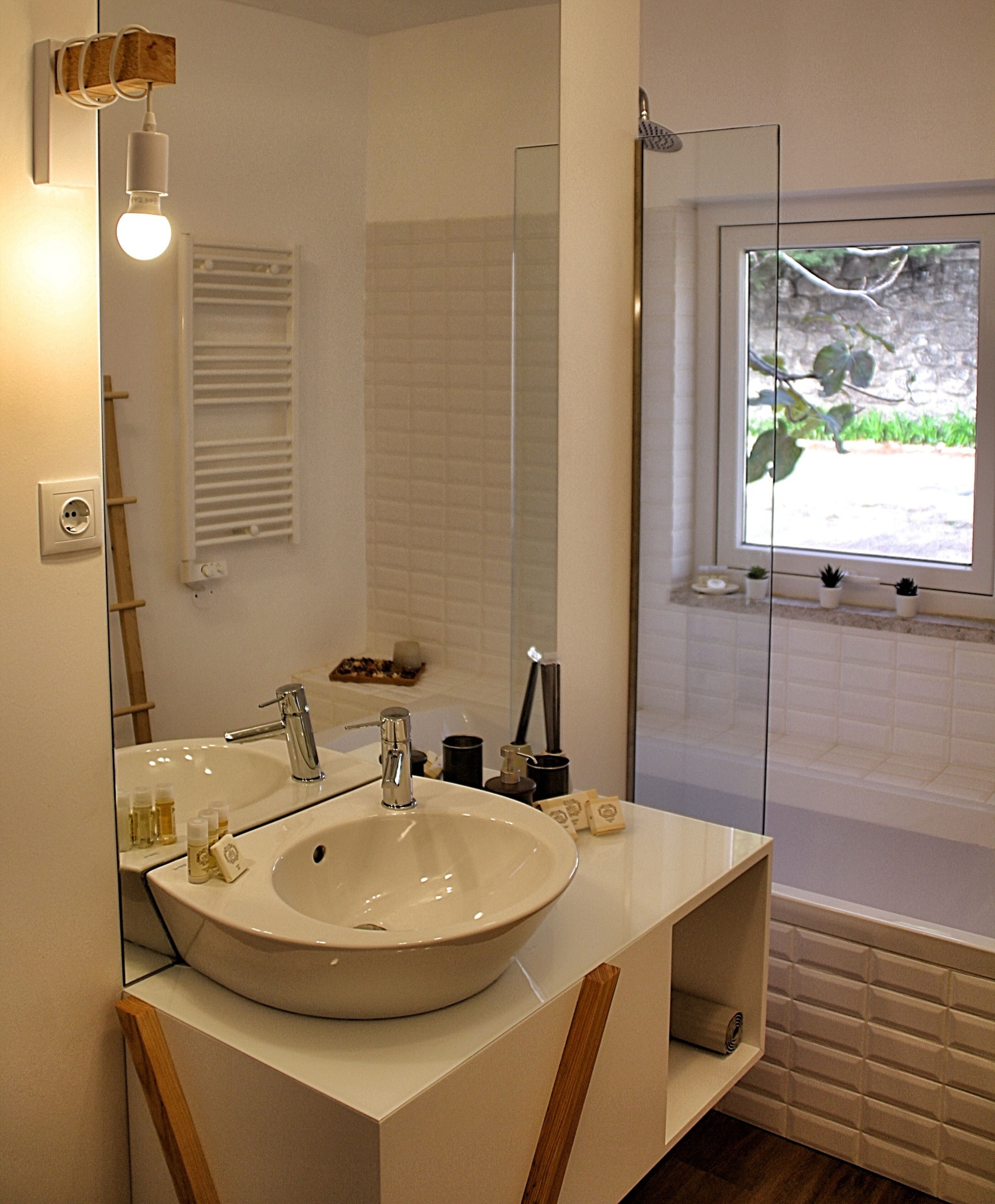 Vila, 1 quarto, vista para o jardim | Banheiro | Produtos de toalete grátis, secador de cabelo (mediante solicitação)