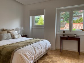 Room - NEW 3BDR APT NEAR THE BEACH IN ESTORIL (Estoril)