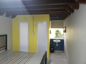 10 chambres, fer et planche à repasser, Wi-Fi, literie fournie