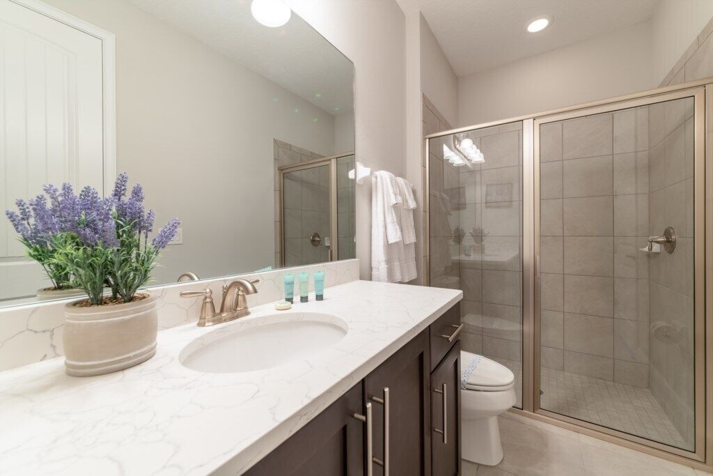 Hårføner og håndklær