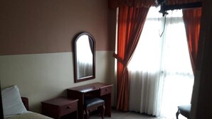Lobby sitting area - Hotel Ecologico Riverside (Quevedo)