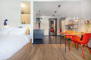 Superior Studio, 1 King Bed