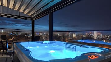 Suite Présidentielle, vue ville | Bain à remous privé
