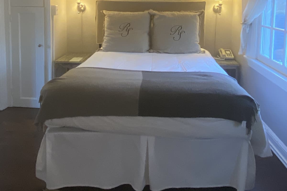 Kamar Standar (21) | Minibar, setrika/meja setrika, Wi-Fi gratis, dan didekorasi berbeda-beda