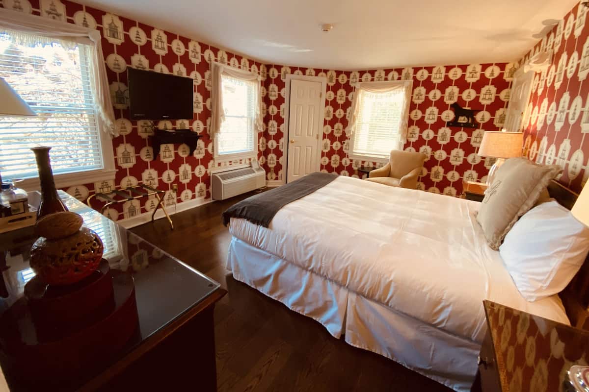 Minibar, decoración personalizada y muebles diferentes