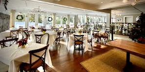 Restaurant - Roger Sherman Inn (New Canaan)