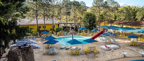 Indoor pool, 5 outdoor pools