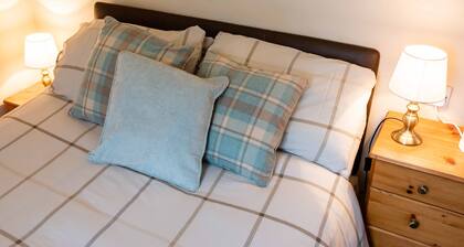 Aarondale Guest House