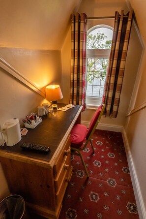 Dobbeltrom   – superior | Individuelt dekorert, individuelt innredet og skrivebord