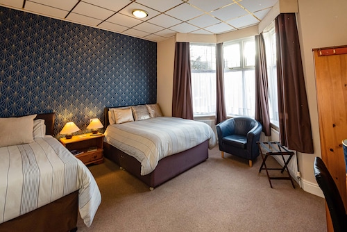 Aarondale Guest House