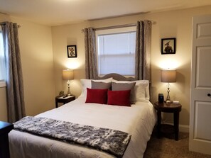 3 室のベッドルーム、アイロン / アイロン台、WiFi (無料)、ベッドシーツ