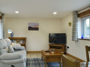 TV, smart speakers - Bluebell Barn is a perfect hideaway for a week or long weekend. (Okehampton)